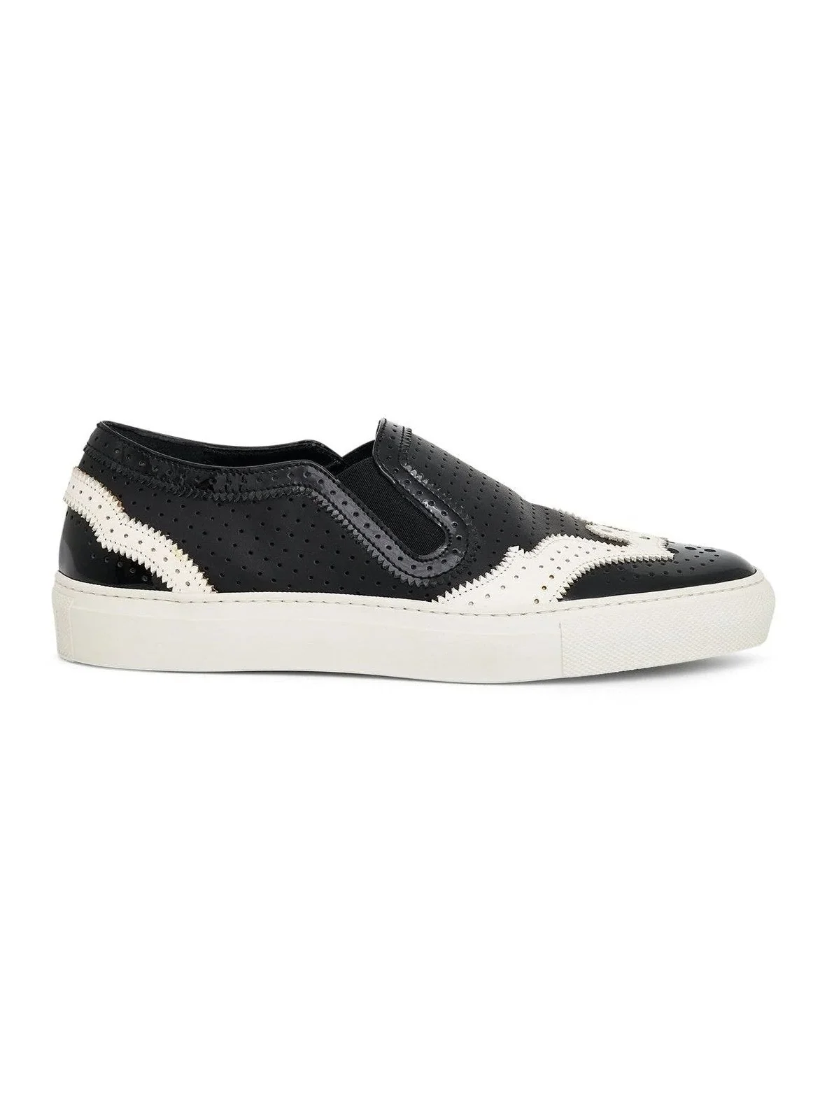 Low Skate Sneaker in Black/white