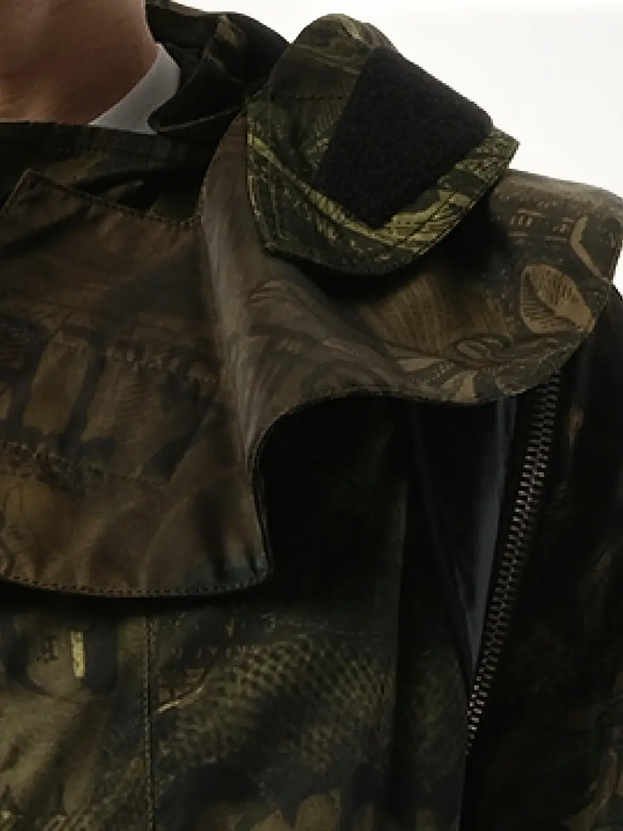 Givenchy Podium Dollar Coat in Khaki Green | Thumbnail 3