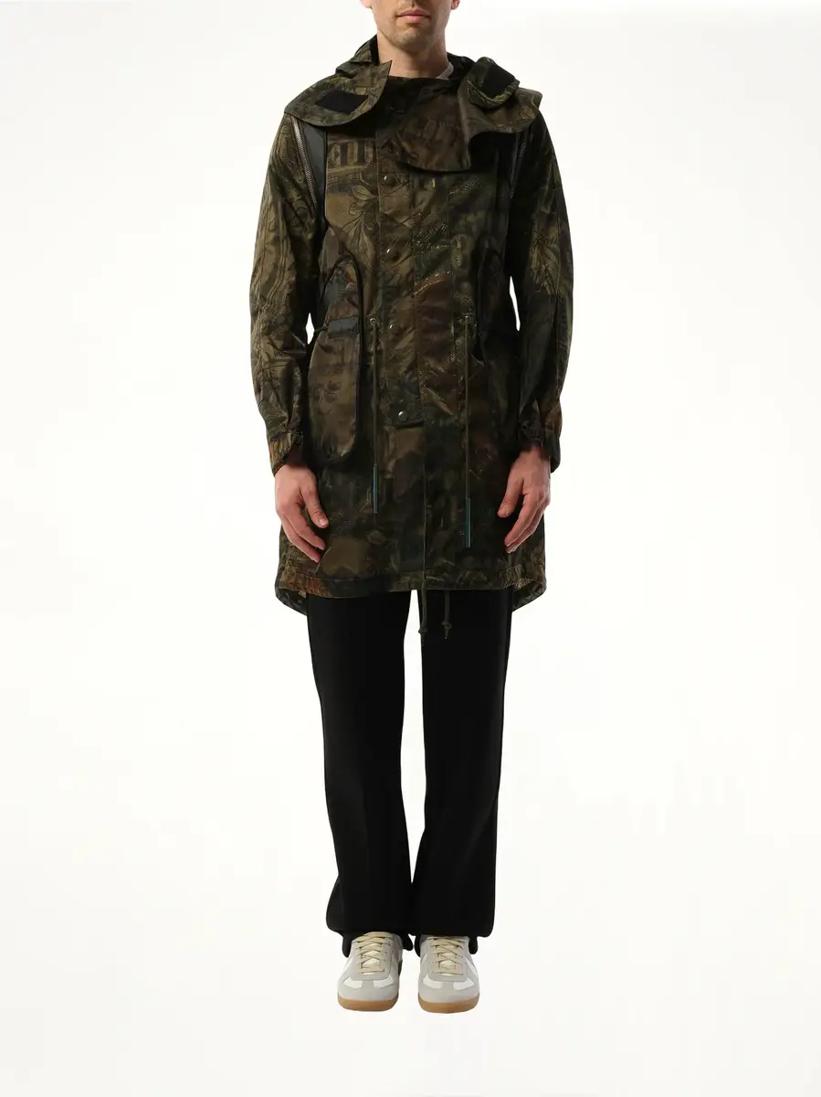 Givenchy Podium Dollar Coat in Khaki Green | Thumbnail 4