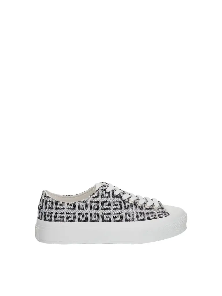 Givenchy City 4G Low Sneaker in Black/white Black | Image 1 Givenchy City 4G Low Sneaker in Black/white Black | Image 1