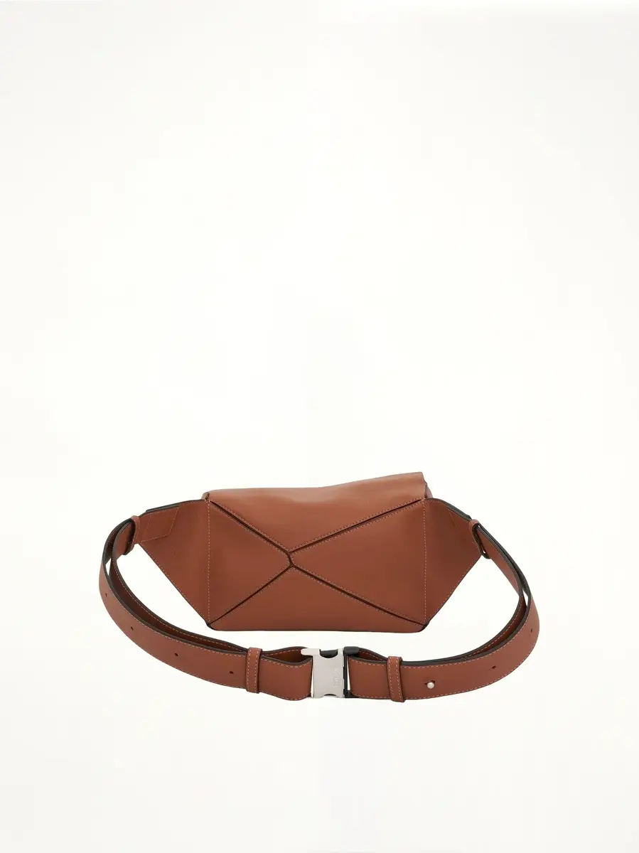 Loewe Small Puzzle Bumbag in Classic Calfskin Tan | Thumbnail 4 Loewe Small Puzzle Bumbag in Classic Calfskin Tan | Thumbnail 4