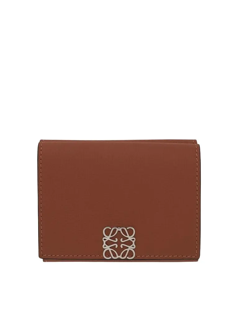 Anagram Trifold Wallet Pebble Grain Calfskin
