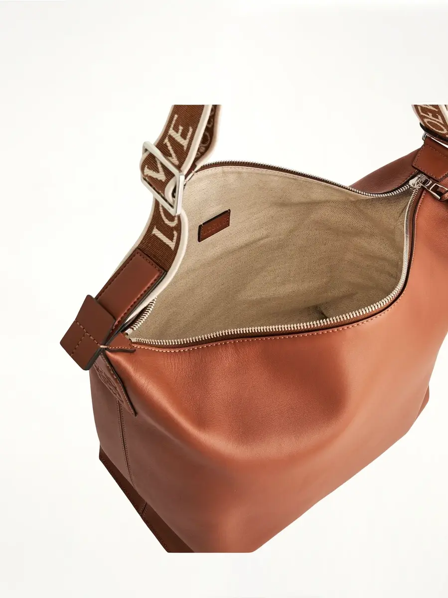 Loewe Cubi Crossbody Bag | Thumbnail 5