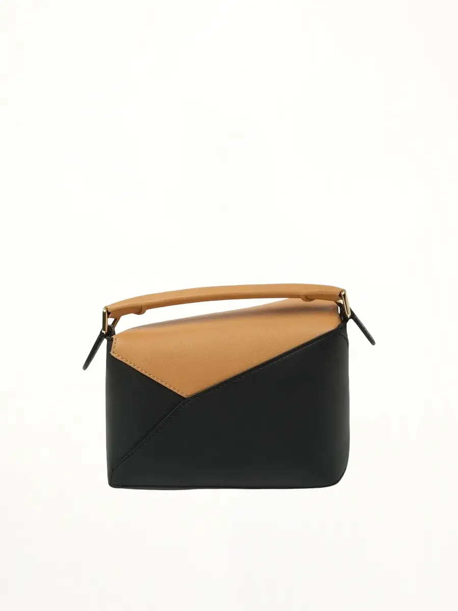 Loewe Puzzle Edge Mini Bicolour in Warm Desert/black | Thumbnail 2 Loewe Puzzle Edge Mini Bicolour in Warm Desert/black | Thumbnail 2