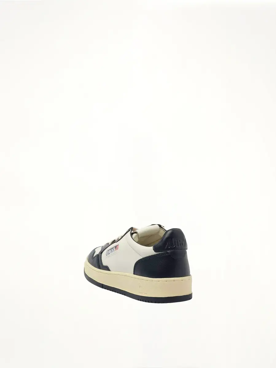 Autry Medalist Low Bicolour Sneakers in White/blue | Thumbnail 2 Autry Medalist Low Bicolour Sneakers in White/blue | Thumbnail 2