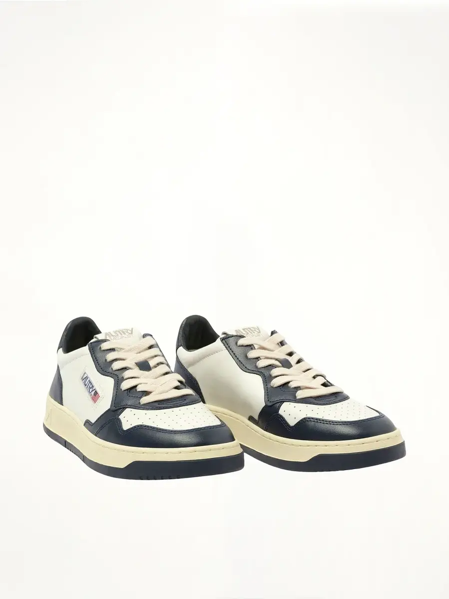 Autry Medalist Low Bicolour Sneakers in White/blue | Thumbnail 3 Autry Medalist Low Bicolour Sneakers in White/blue | Thumbnail 3