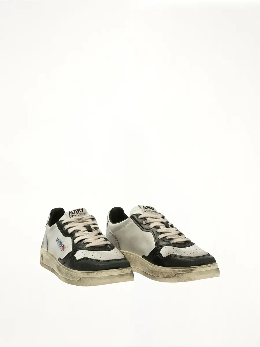Autry Sup Vint Low Sneakers in White/black/silver | Thumbnail 3
