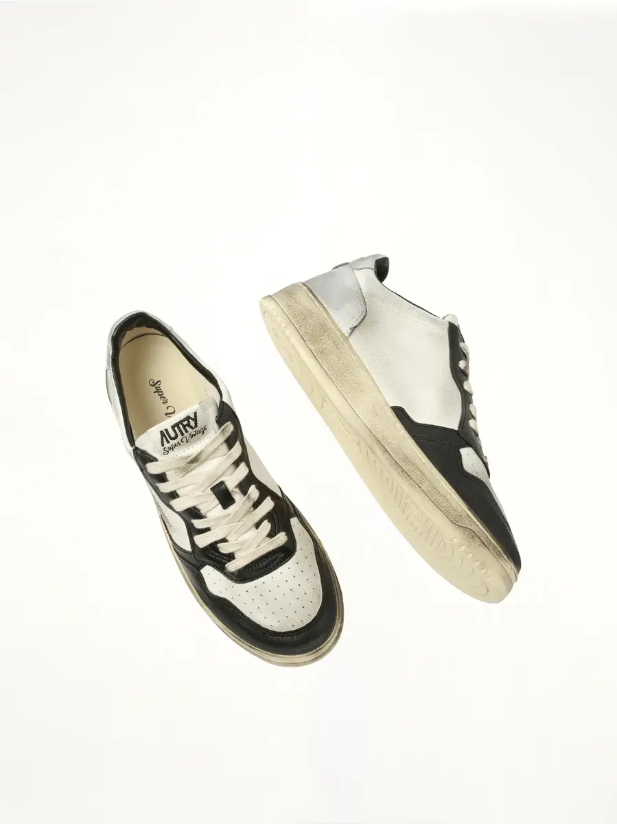 Autry Sup Vint Low Sneakers in White/black/silver | Thumbnail 4