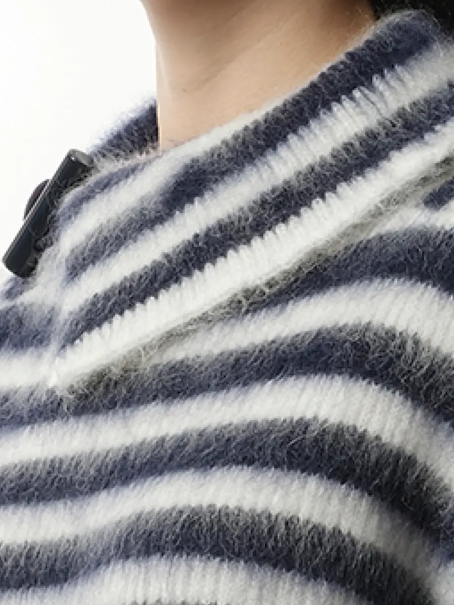 Jacquemus Le Pull Marina in Navy/multicolour | Thumbnail 2 Jacquemus Le Pull Marina in Navy/multicolour | Thumbnail 2