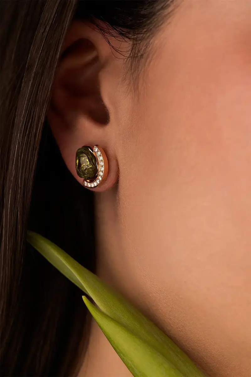 CLARA CHEHAB Diamond Peridot Stud Earring | Thumbnail 2 CLARA CHEHAB Diamond Peridot Stud Earring | Thumbnail 2