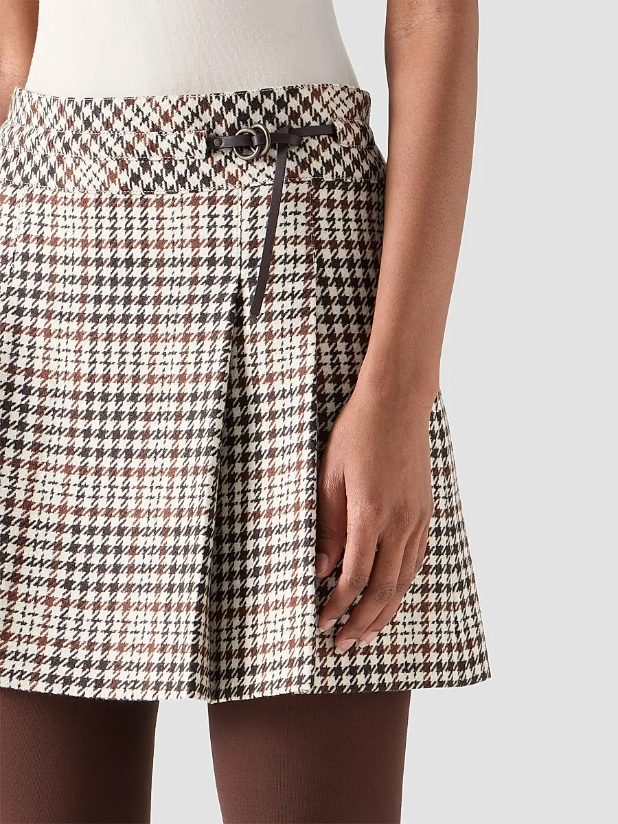 Akris punto Women's Houndstooth Tweed Wool-Blend Mini Kilt Skirt | Thumbnail 4 Akris punto Women's Houndstooth Tweed Wool-Blend Mini Kilt Skirt | Thumbnail 4