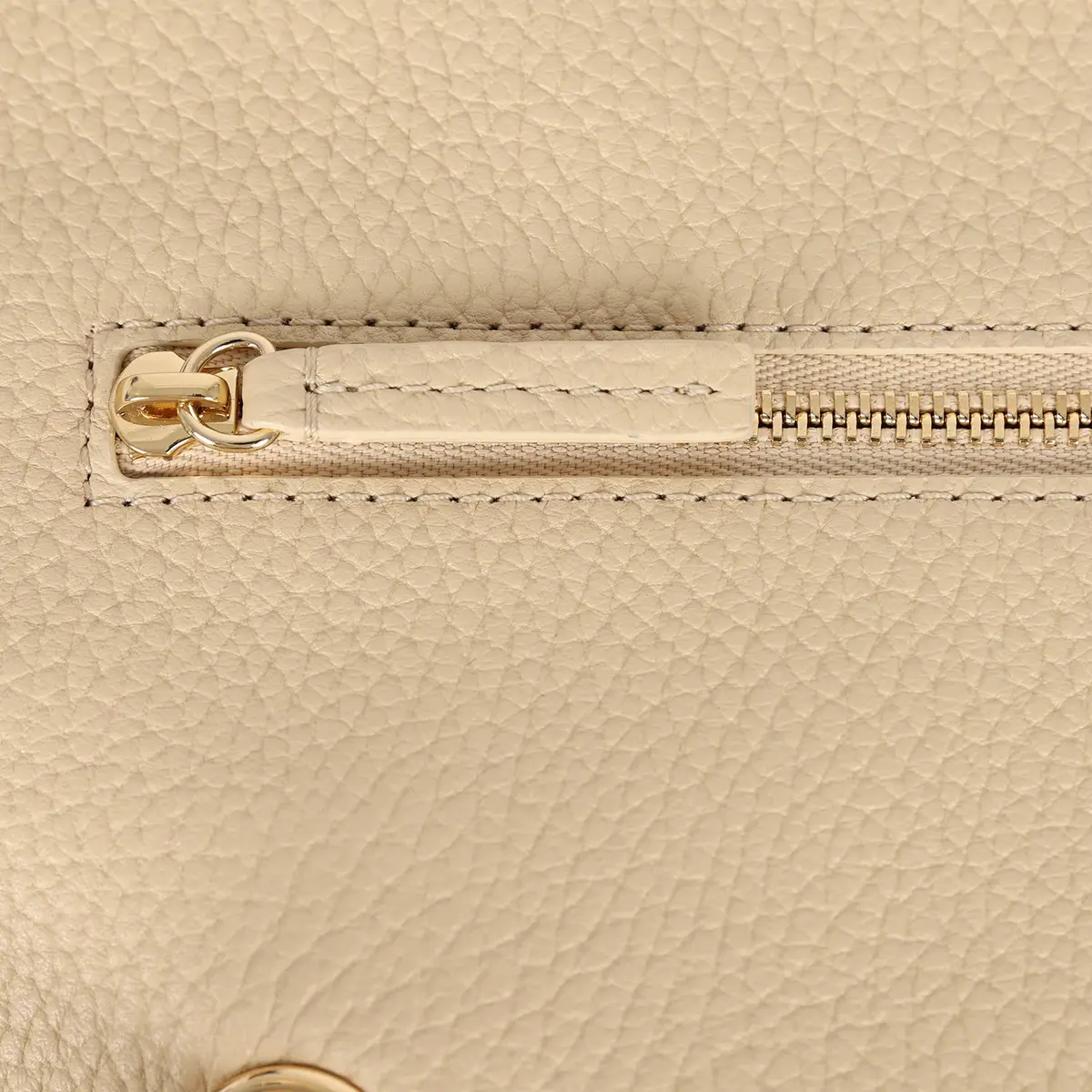 Chanel Chanel Maxi "Souplissimo" Small Flap Bag Light Beige Grained Calfskin Gold Hardware | Thumbnail 8 Chanel Chanel Maxi "Souplissimo" Small Flap Bag Light Beige Grained Calfskin Gold Hardware | Thumbnail 8