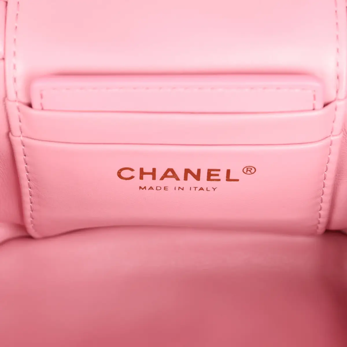 Chanel Pre-owned Chanel Small Top Handle Square Vanity Case With Chain Pink Shearling Lambskin Gold Hardware | Thumbnail 9 Chanel Pre-owned Chanel Small Top Handle Square Vanity Case With Chain Pink Shearling Lambskin Gold Hardware | Thumbnail 9