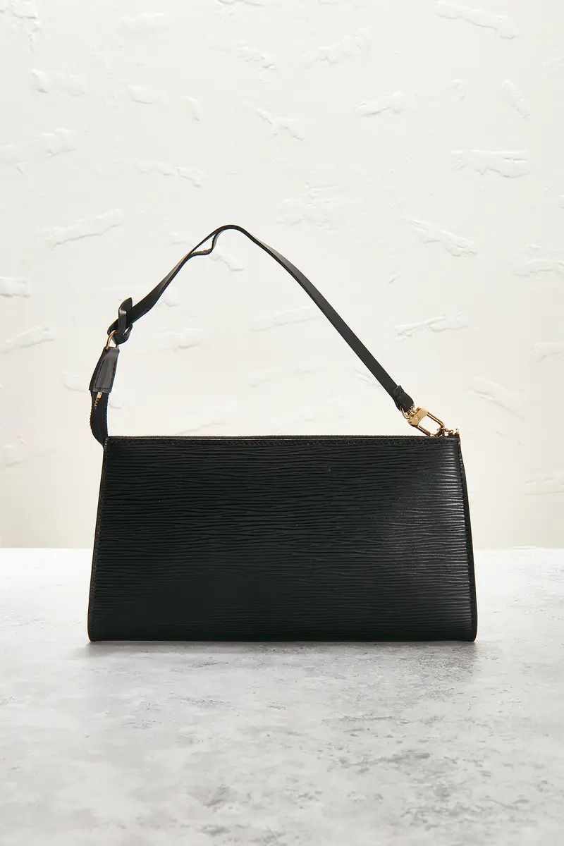 Louis Vuitton Louis Vuitton Epi Pochette Accessoires 24 Shoulder Bag | Thumbnail 3 Louis Vuitton Louis Vuitton Epi Pochette Accessoires 24 Shoulder Bag | Thumbnail 3