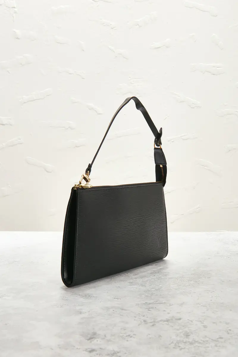 Louis Vuitton Louis Vuitton Epi Pochette Accessoires 24 Shoulder Bag | Thumbnail 4 Louis Vuitton Louis Vuitton Epi Pochette Accessoires 24 Shoulder Bag | Thumbnail 4