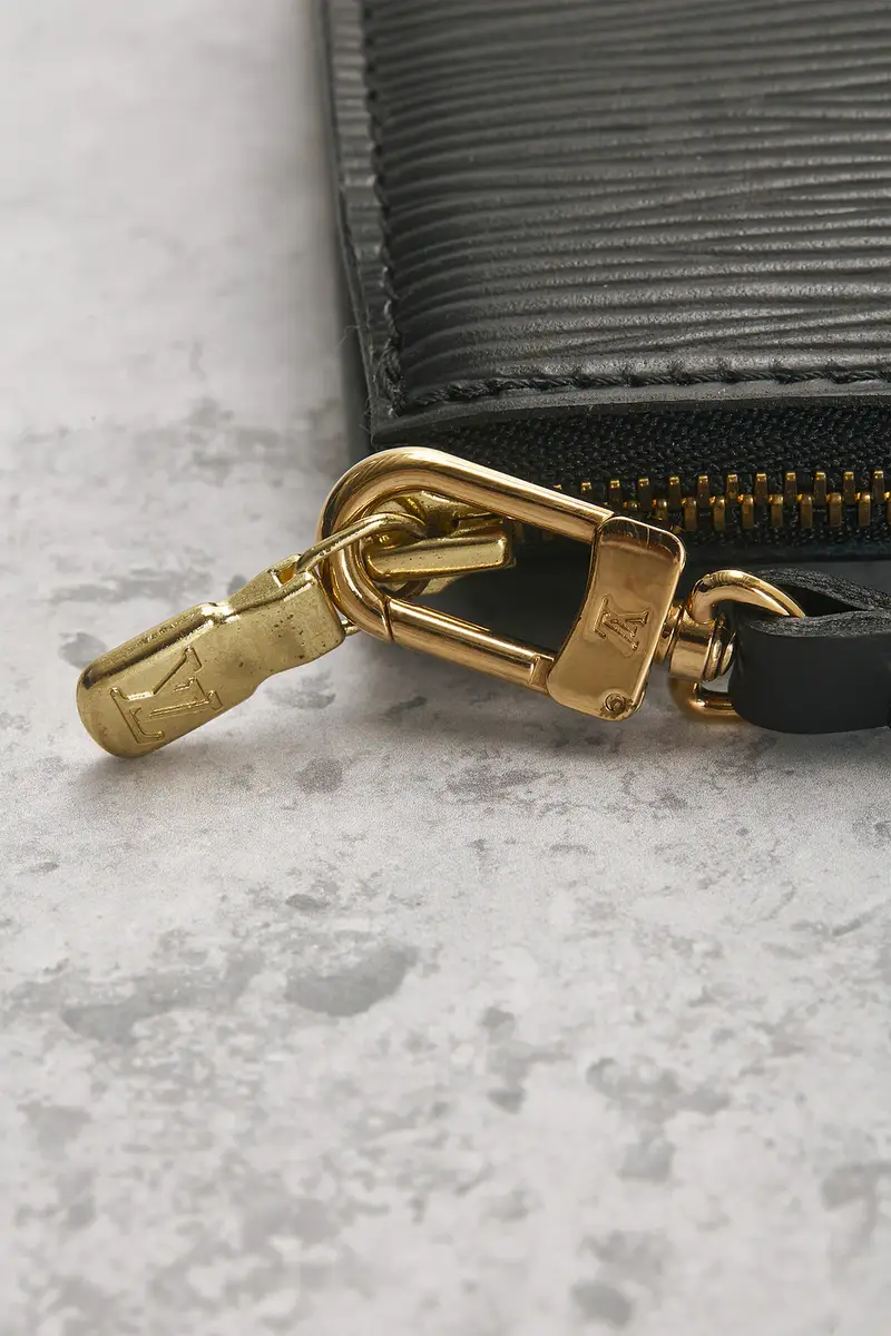 Louis Vuitton Louis Vuitton Epi Pochette Accessoires 24 Shoulder Bag | Thumbnail 6 Louis Vuitton Louis Vuitton Epi Pochette Accessoires 24 Shoulder Bag | Thumbnail 6