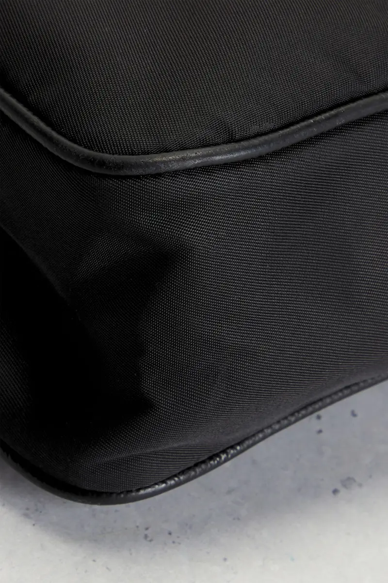 Prada Prada Re-Edition 2005 Re-Nylon Shoulder Bag | Thumbnail 6 Prada Prada Re-Edition 2005 Re-Nylon Shoulder Bag | Thumbnail 6