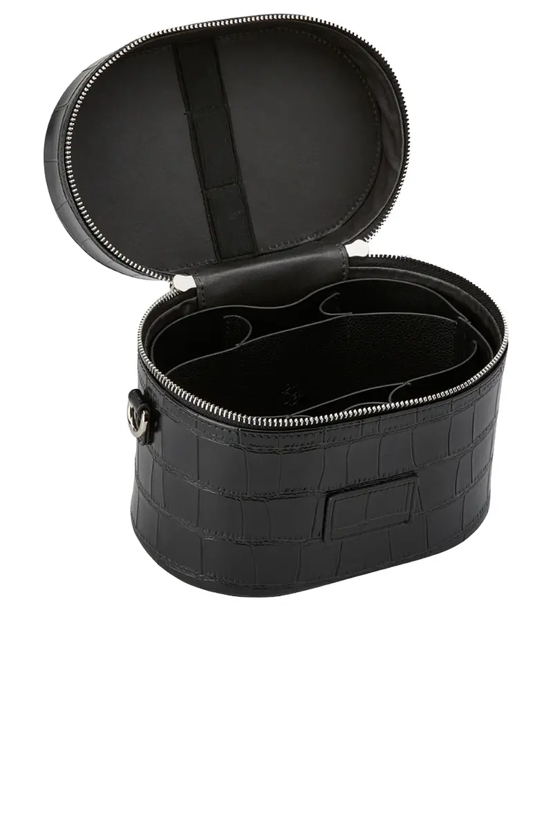 ETOILE COLLECTIVE Oval Toiletry Case | Thumbnail 3 ETOILE COLLECTIVE Oval Toiletry Case | Thumbnail 3