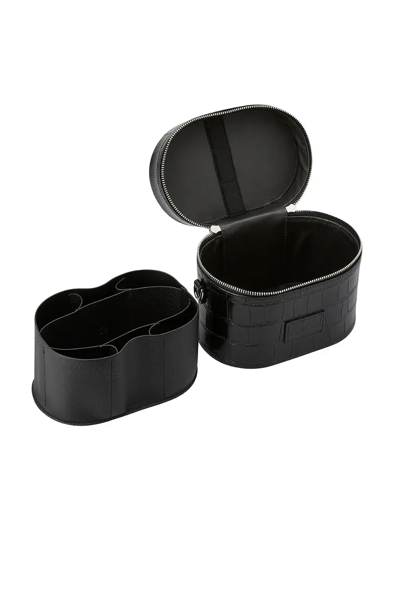 ETOILE COLLECTIVE Oval Toiletry Case | Thumbnail 4 ETOILE COLLECTIVE Oval Toiletry Case | Thumbnail 4