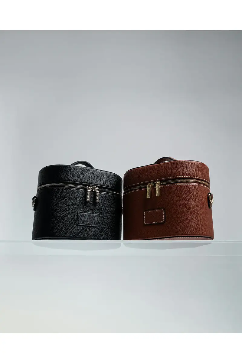ETOILE COLLECTIVE Oval Toiletry Case | Thumbnail 6 ETOILE COLLECTIVE Oval Toiletry Case | Thumbnail 6
