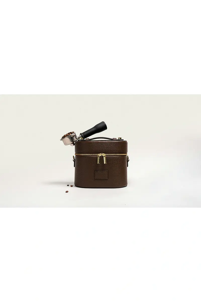 ETOILE COLLECTIVE Oval Toiletry Case | Thumbnail 5 ETOILE COLLECTIVE Oval Toiletry Case | Thumbnail 5