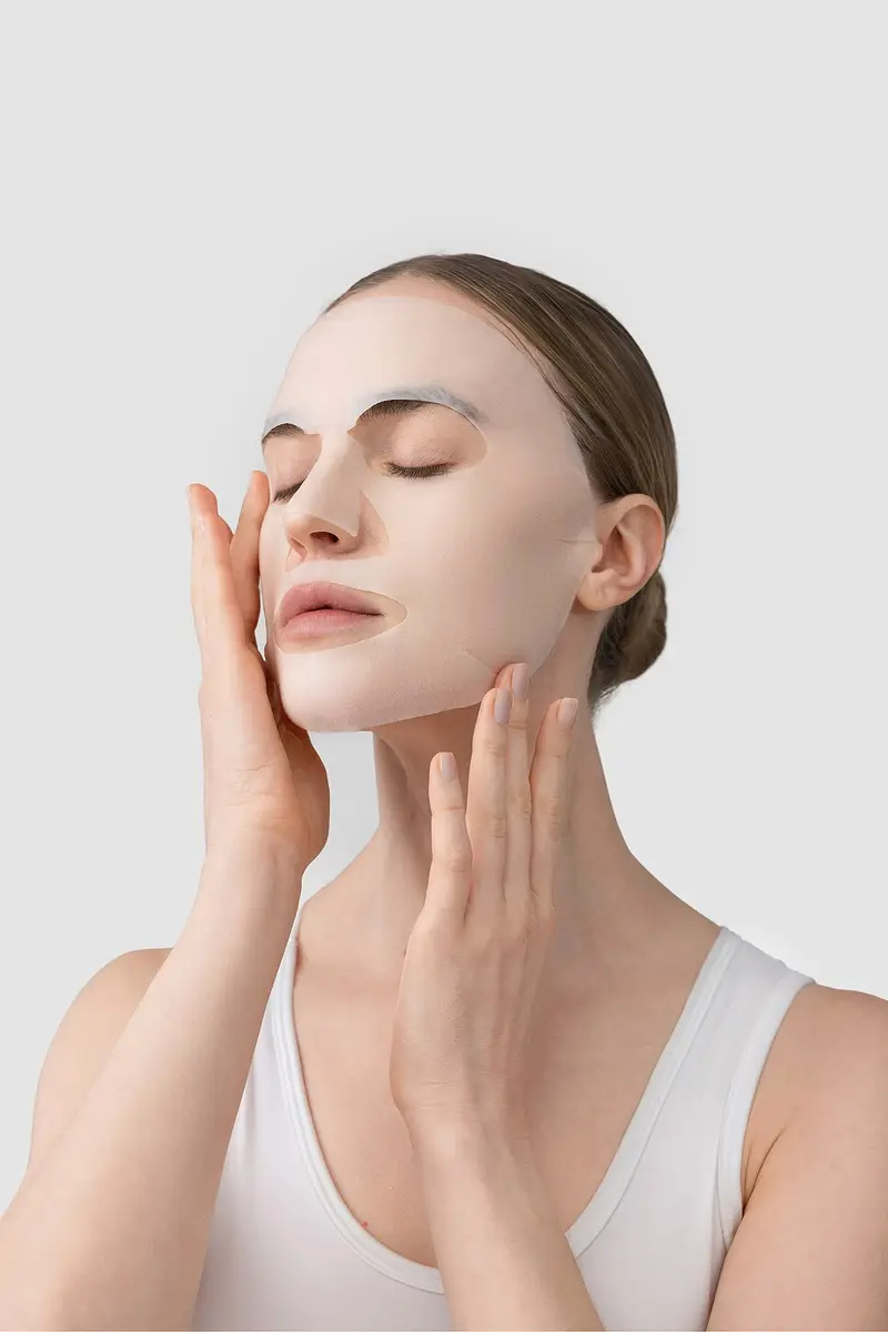 RéVive Anti-Gravity Lifting Face Mask Box Of 5 | Thumbnail 4 RéVive Anti-Gravity Lifting Face Mask Box Of 5 | Thumbnail 4