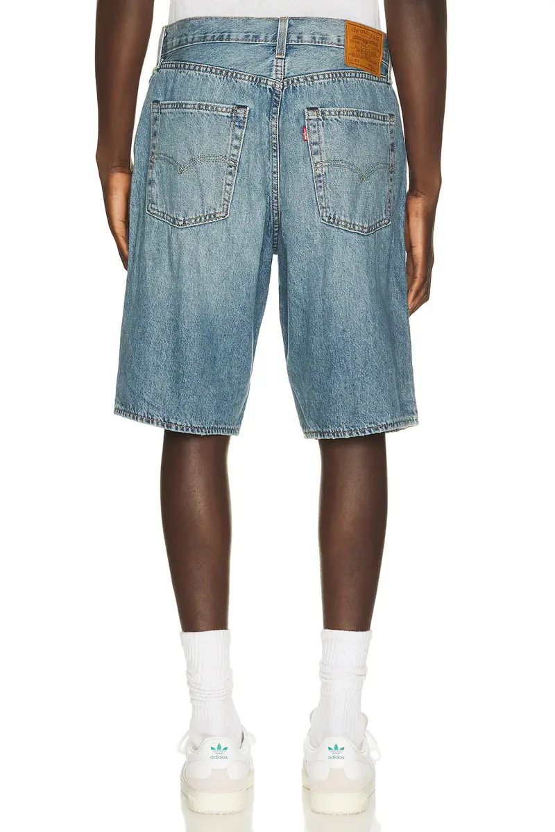 Levi's 478 Baggy Shorts | Thumbnail 2