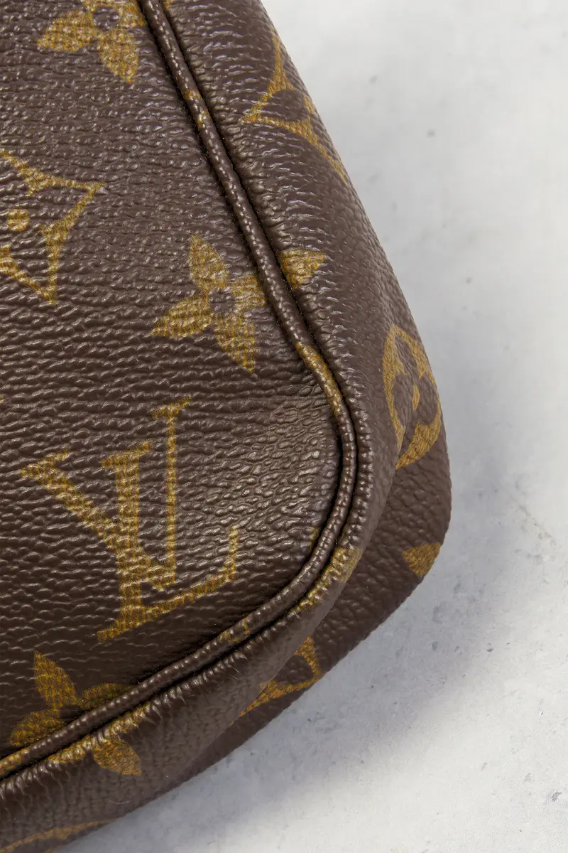 Louis Vuitton Louis Vuitton Monogram Pochette Accessoires Shoulder Bag | Thumbnail 8 Louis Vuitton Louis Vuitton Monogram Pochette Accessoires Shoulder Bag | Thumbnail 8