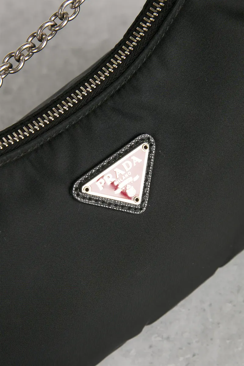 Prada Prada Re-Edition 2005 Re-Nylon Shoulder Bag | Thumbnail 6 Prada Prada Re-Edition 2005 Re-Nylon Shoulder Bag | Thumbnail 6