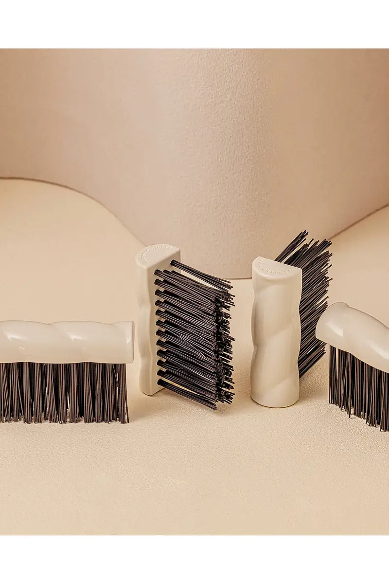 La Bonne Brosse Brush Cleaner Accessory | Thumbnail 3 La Bonne Brosse Brush Cleaner Accessory | Thumbnail 3