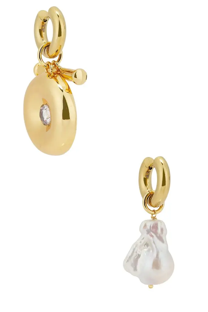 Timeless Pearly Drop Earrings