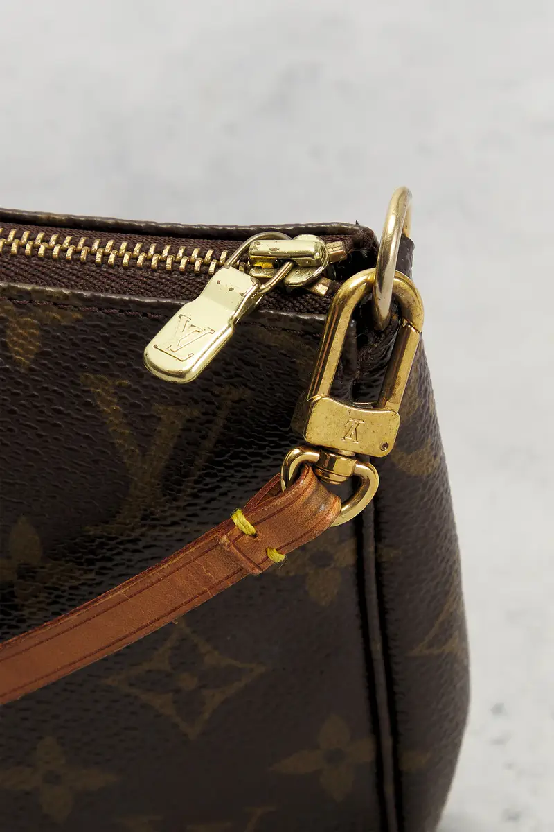 Louis Vuitton Louis Vuitton Monogram Pochette Accessoires Shoulder Bag | Thumbnail 6 Louis Vuitton Louis Vuitton Monogram Pochette Accessoires Shoulder Bag | Thumbnail 6