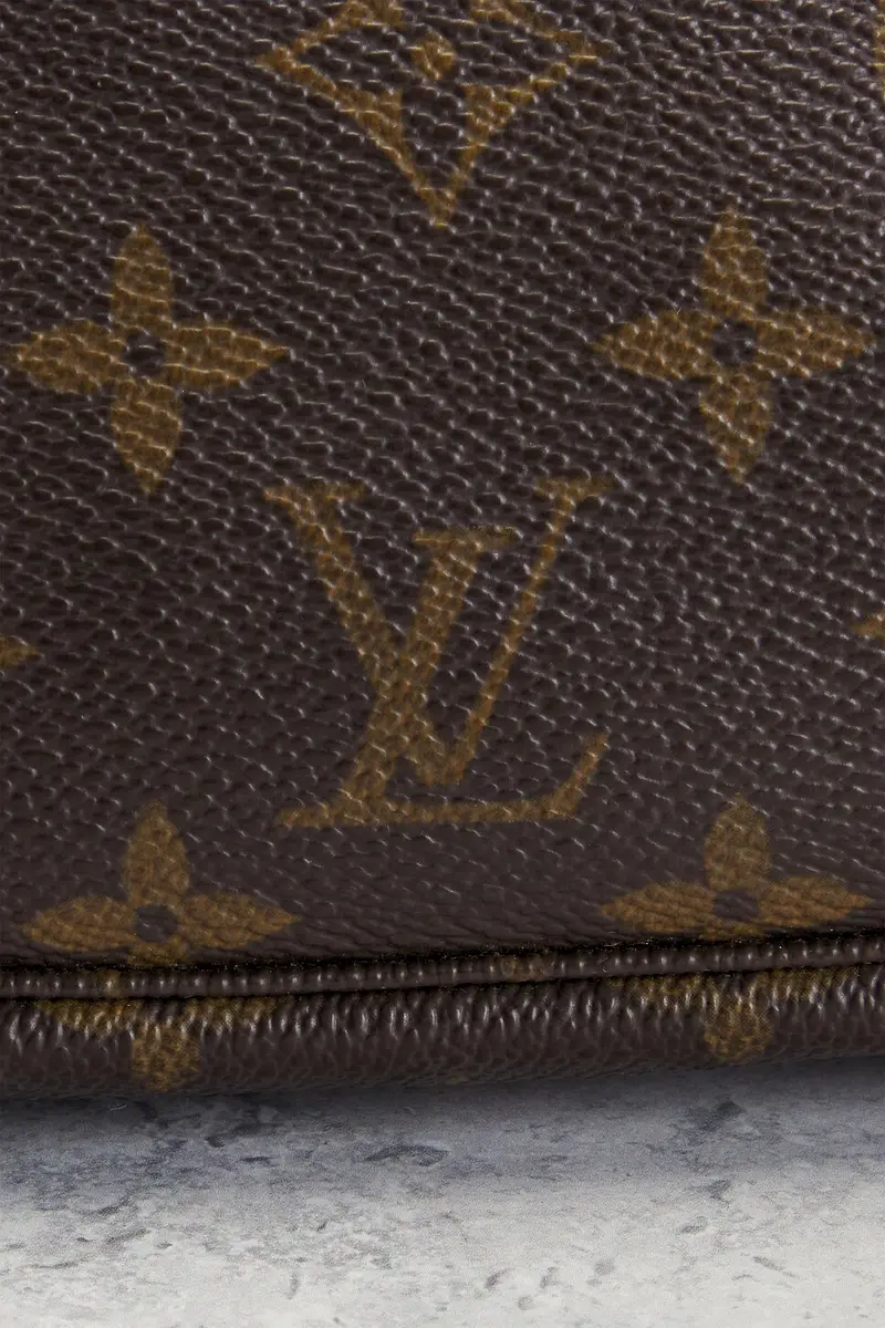 Louis Vuitton Louis Vuitton Monogram Pochette Accessoires Shoulder Bag | Thumbnail 8 Louis Vuitton Louis Vuitton Monogram Pochette Accessoires Shoulder Bag | Thumbnail 8