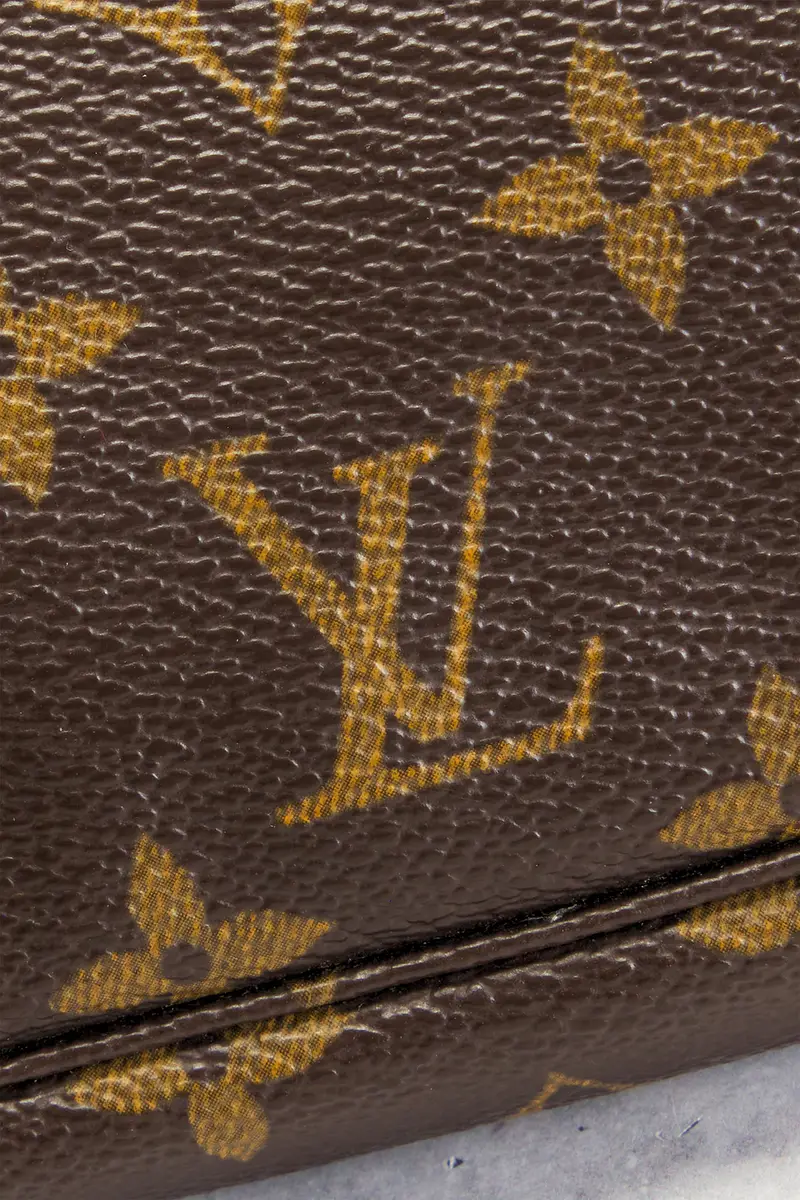 Louis Vuitton Louis Vuitton Monogram Pochette Accessoires Shoulder Bag | Thumbnail 8 Louis Vuitton Louis Vuitton Monogram Pochette Accessoires Shoulder Bag | Thumbnail 8