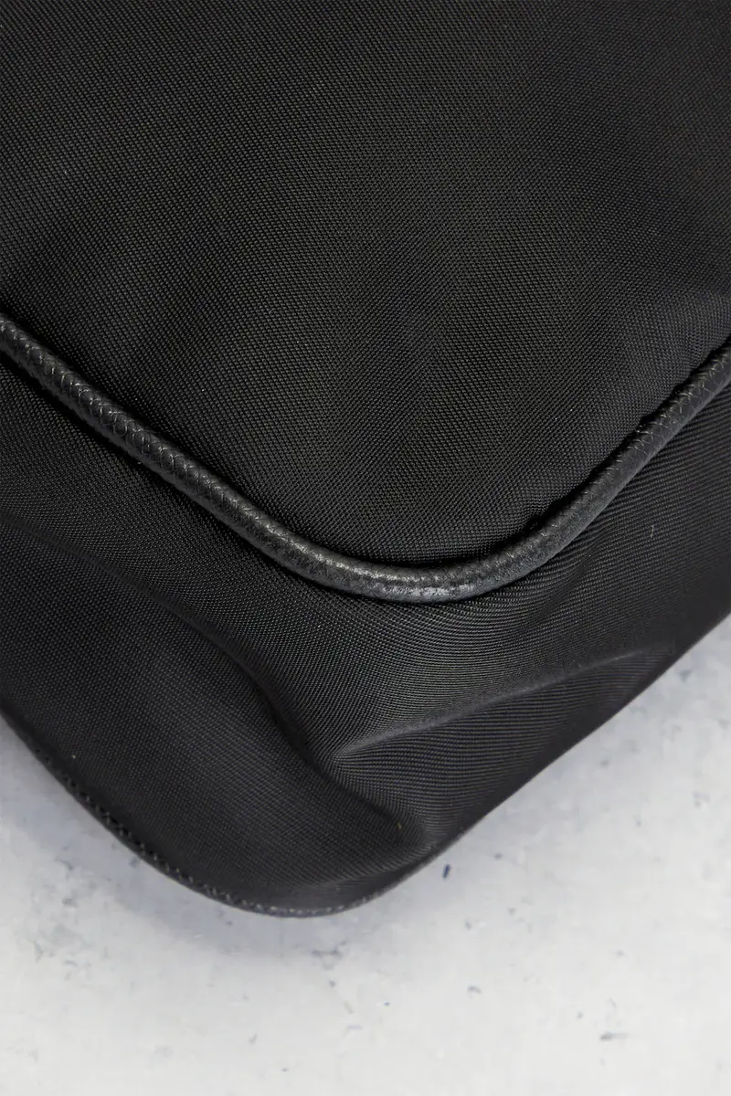 Prada Prada Re-Edition 2005 Re-Nylon Shoulder Bag | Thumbnail 7 Prada Prada Re-Edition 2005 Re-Nylon Shoulder Bag | Thumbnail 7