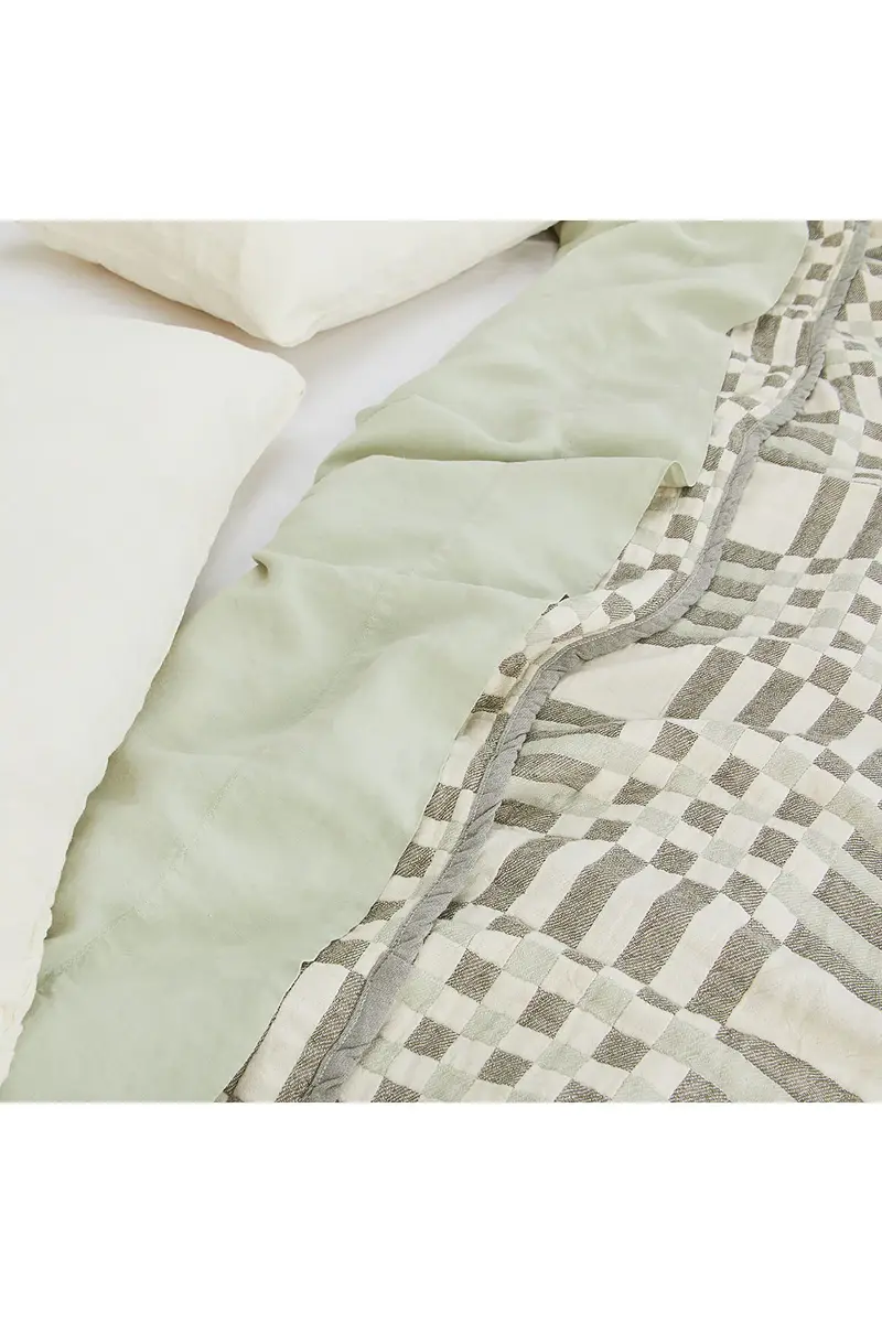 HAWKINS NEW YORK Queen Simple Plaid Blanket | Thumbnail 4 HAWKINS NEW YORK Queen Simple Plaid Blanket | Thumbnail 4