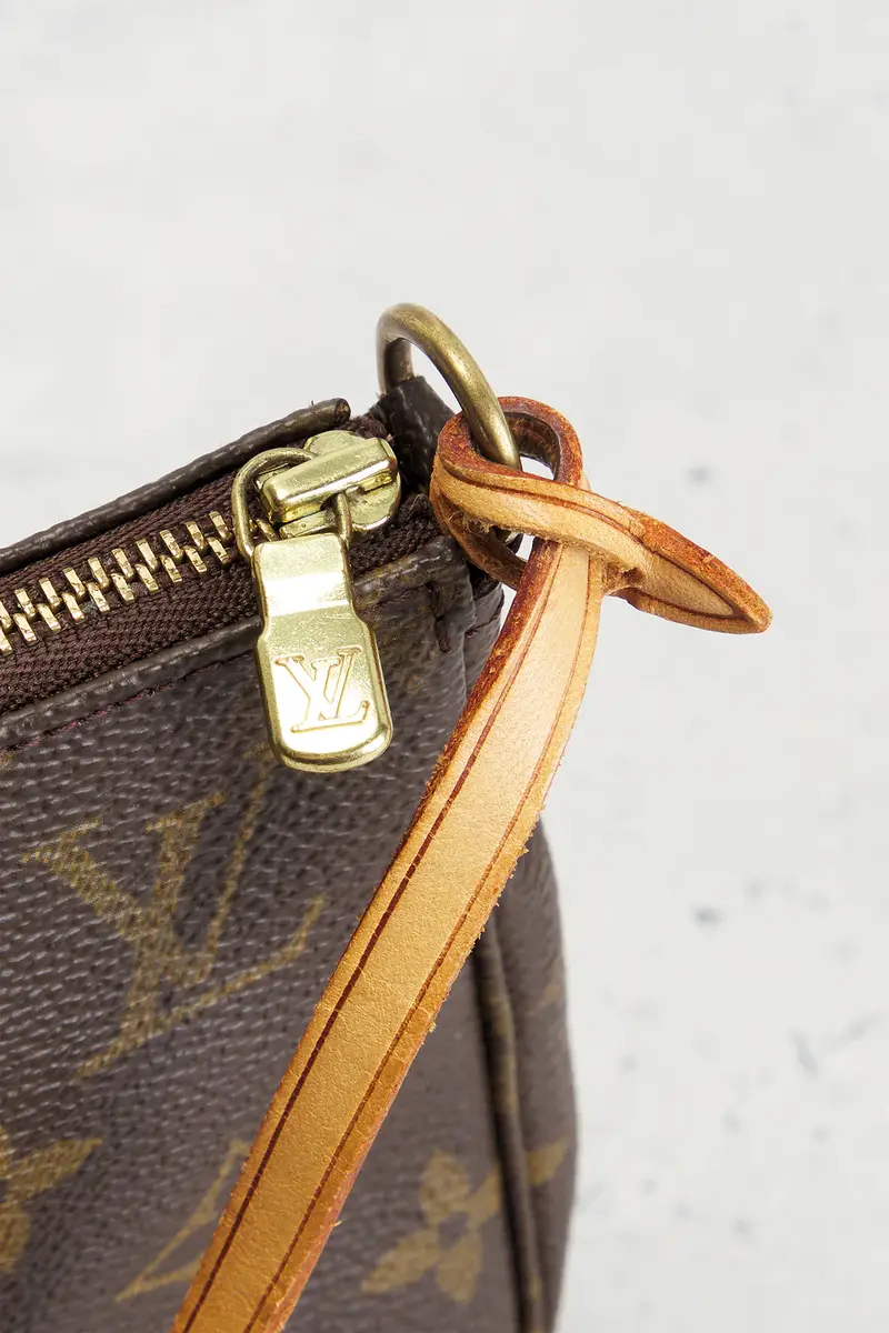 Louis Vuitton Louis Vuitton Monogram Pochette Accessoires Shoulder Bag | Thumbnail 6 Louis Vuitton Louis Vuitton Monogram Pochette Accessoires Shoulder Bag | Thumbnail 6