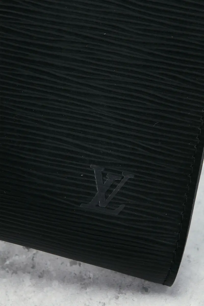 Louis Vuitton Louis Vuitton Epi Pochette Accessoires 24 Shoulder Bag | Thumbnail 6 Louis Vuitton Louis Vuitton Epi Pochette Accessoires 24 Shoulder Bag | Thumbnail 6