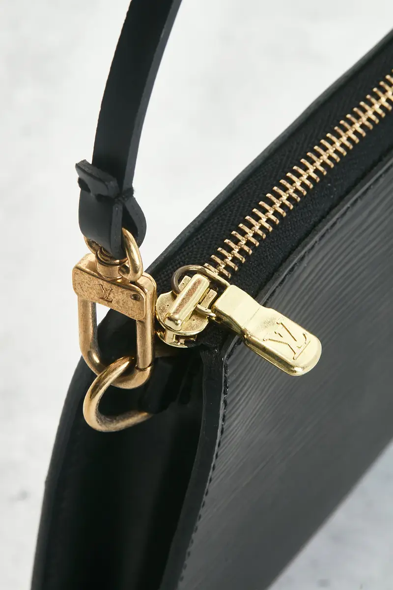 Louis Vuitton Louis Vuitton Epi Pochette Accessoires 24 Shoulder Bag | Thumbnail 7 Louis Vuitton Louis Vuitton Epi Pochette Accessoires 24 Shoulder Bag | Thumbnail 7