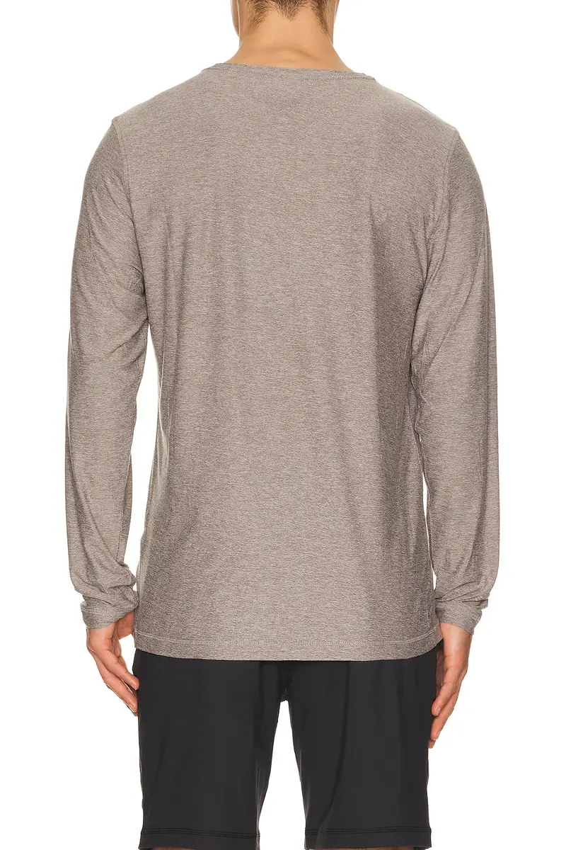 Vuori Strato Tech Long Sleeve Tee | Thumbnail 2 Vuori Strato Tech Long Sleeve Tee | Thumbnail 2
