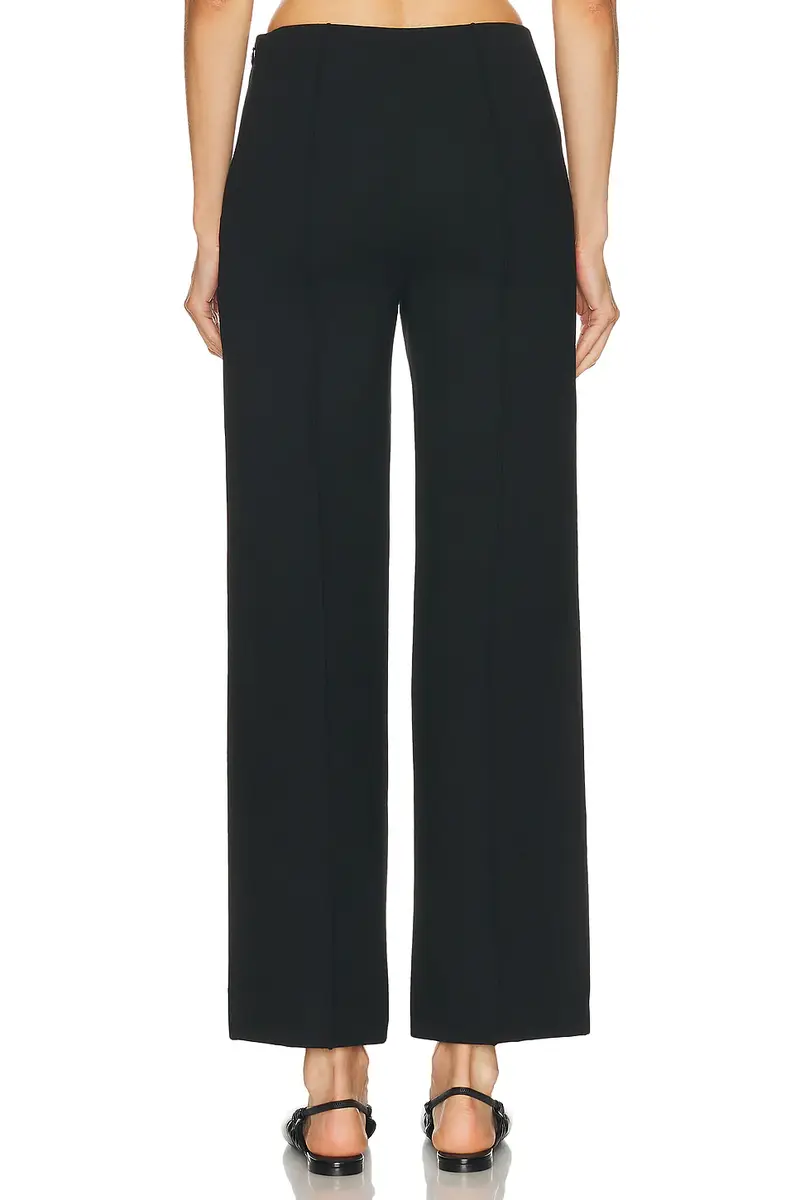 L'Academie Ria Pant | Thumbnail 4 L'Academie Ria Pant | Thumbnail 4