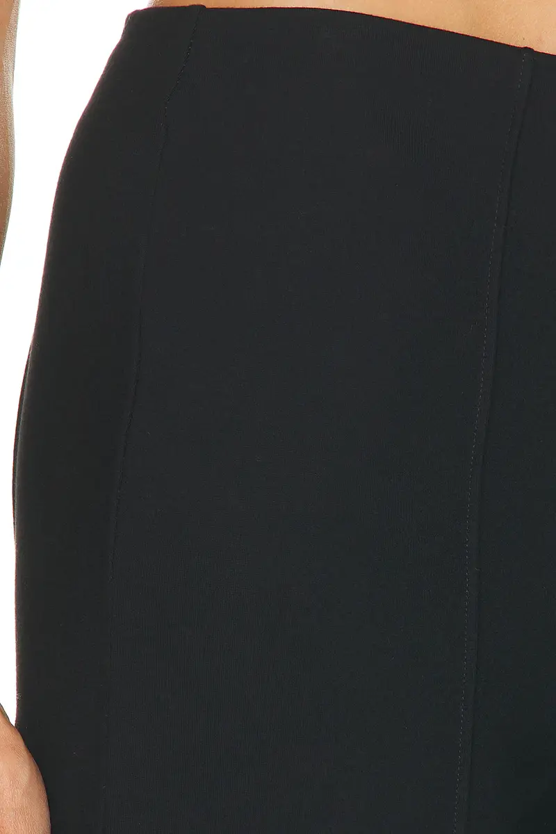 L'Academie Ria Pant | Thumbnail 6 L'Academie Ria Pant | Thumbnail 6