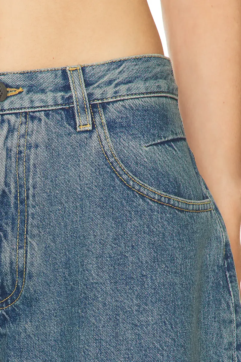 The Attico Curved Short Leg | Thumbnail 6 The Attico Curved Short Leg | Thumbnail 6