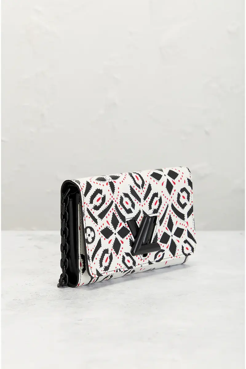Louis Vuitton Louis Vuitton Portefeuille Twisted Wallet On Chain | Thumbnail 4 Louis Vuitton Louis Vuitton Portefeuille Twisted Wallet On Chain | Thumbnail 4