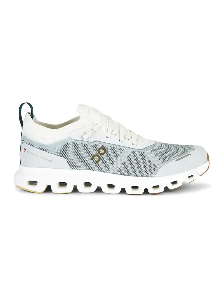 ON Cloud 6 Versa Sneakers
