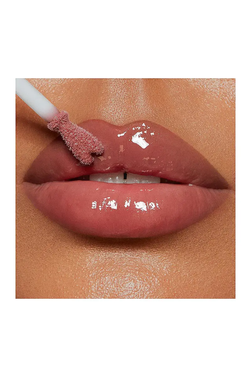 Charlotte Tilbury Collagen Lip Bath | Thumbnail 5 Charlotte Tilbury Collagen Lip Bath | Thumbnail 5