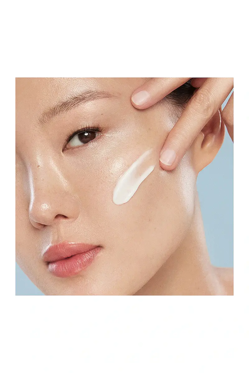 Charlotte Tilbury Charlotte's Magic Water Cream 15ml | Thumbnail 6 Charlotte Tilbury Charlotte's Magic Water Cream 15ml | Thumbnail 6