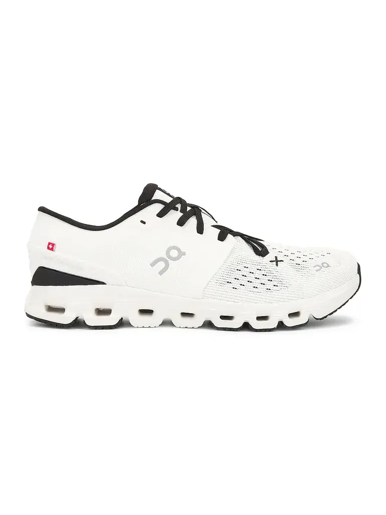 Cloud X 4 Sneaker Cloud X 4 Sneaker