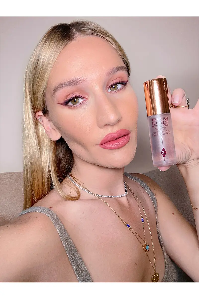 Charlotte Tilbury Travel Airbrush Flawless Finish Setting Spray | Thumbnail 3 Charlotte Tilbury Travel Airbrush Flawless Finish Setting Spray | Thumbnail 3