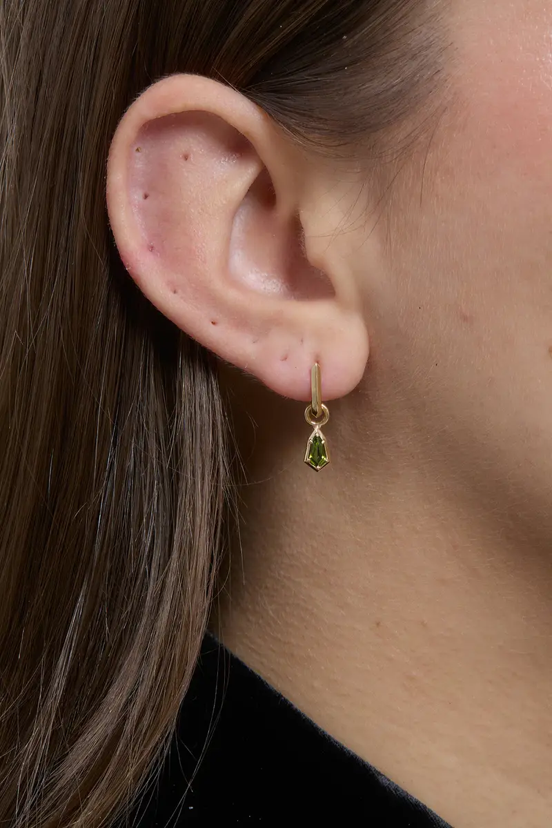 STONE AND STRAND Knife Edge Shield Drop Hoop Earrings | Thumbnail 3 STONE AND STRAND Knife Edge Shield Drop Hoop Earrings | Thumbnail 3